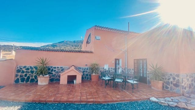 Finka/Dom wiejski na sprzedaż w La Romana z basenem garażem - 575 000 € (Ref: 9729769)