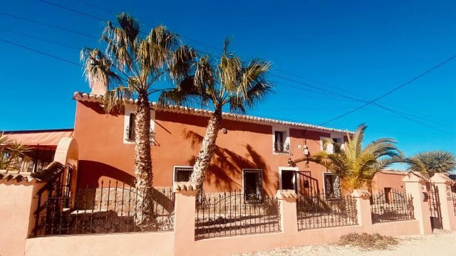 Finca/Country House for sale in La Romana with pool garage - € 575,000 (Ref: 9729769)