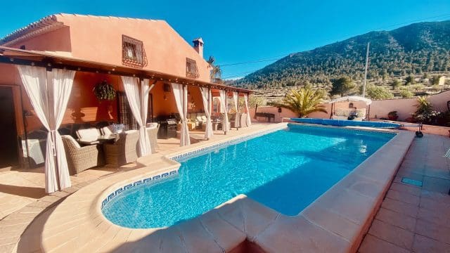 Finca/Country House for sale in La Romana with pool garage - € 575,000 (Ref: 9729769)