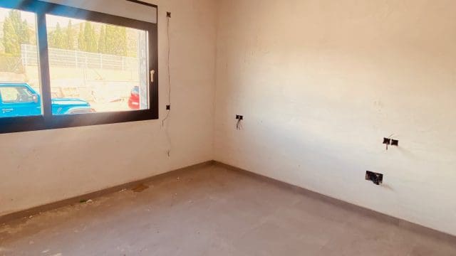 3 makuuhuone Huvila myytävänä paikassa Macisvenda mukana uima-altaan 
autotalli - 449 500 € (Ref: 9802911)