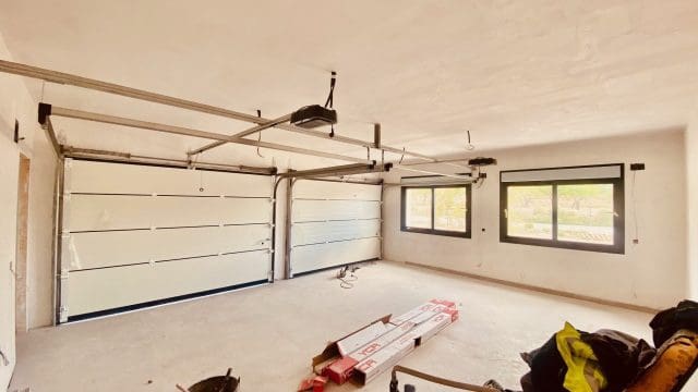 3 makuuhuone Huvila myytävänä paikassa Macisvenda mukana uima-altaan 
autotalli - 449 500 € (Ref: 9802911)