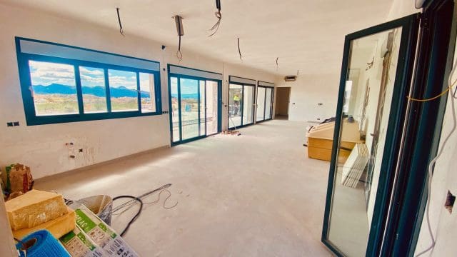 3 makuuhuone Huvila myytävänä paikassa Macisvenda mukana uima-altaan 
autotalli - 449 500 € (Ref: 9802911)