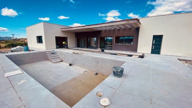 3 makuuhuone Huvila myytävänä paikassa Macisvenda, Abanilla mukana uima-altaan 
autotalli - 449 500 € (Ref: 9802911)