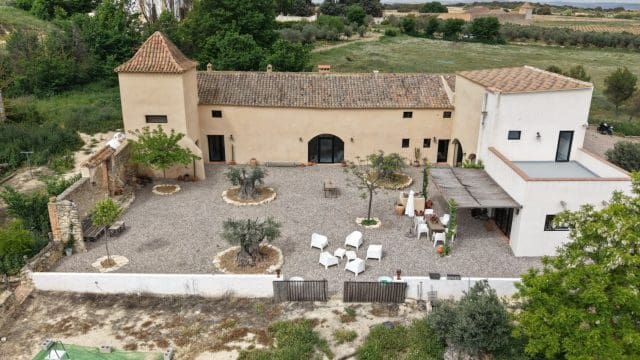 5 Zimmer Finca/Landgut zu verkaufen in Almansa mit Pool - 799.000 € (Ref: 9838612)
