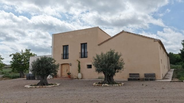 5 bedroom Finca/Country House for sale in Almansa with pool - € 799,000 (Ref: 9838612)