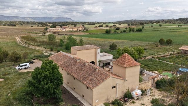 5 bedroom Finca/Country House for sale in Almansa with pool - € 799,000 (Ref: 9838612)