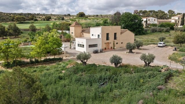 5 bedroom Finca/Country House for sale in Almansa with pool - € 799,000 (Ref: 9838612)