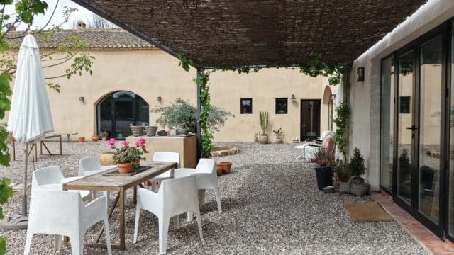5 bedroom Finca/Country House for sale in Almansa with pool - € 799,000 (Ref: 9838612)
