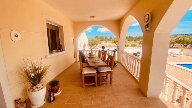 4 bedroom Villa for sale in Macisvenda with pool garage - € 479,000 (Ref: 9838616)