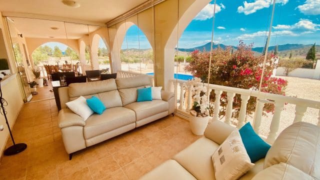4 bedroom Villa for sale in Macisvenda with pool garage - € 479,000 (Ref: 9838616)