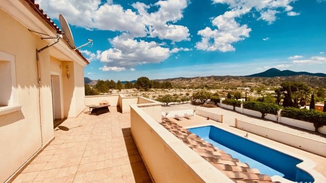 4 bedroom Villa for sale in Macisvenda with pool garage - € 479,000 (Ref: 9838616)