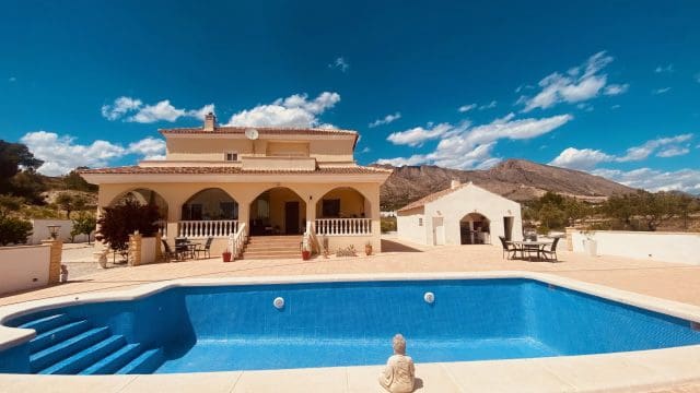 4 soveværelse Villa til salg i Macisvenda, Abanilla med swimmingpool garage - € 479.000 (Ref: 9838616)