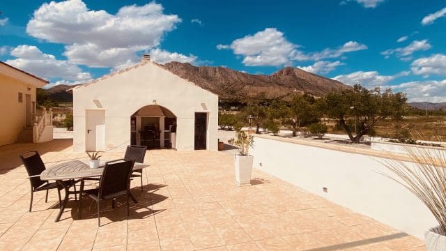 4 soveværelse Villa til salg i Macisvenda, Abanilla med swimmingpool garage - € 479.000 (Ref: 9838616)