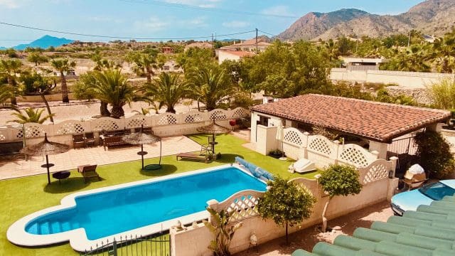 4 soveværelse Villa til salg i Macisvenda med swimmingpool garage - € 475.000 (Ref: 9838713)