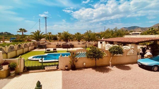 4 soveværelse Villa til salg i Macisvenda med swimmingpool garage - € 475.000 (Ref: 9838713)