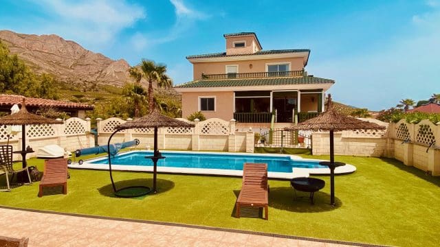 4 soveværelse Villa til salg i Macisvenda, Abanilla med swimmingpool garage - € 475.000 (Ref: 9838713)