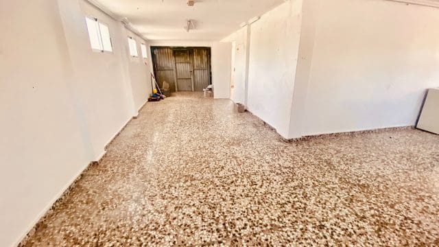 4 soveværelse Villa til salg i Macisvenda med swimmingpool garage - € 475.000 (Ref: 9838713)
