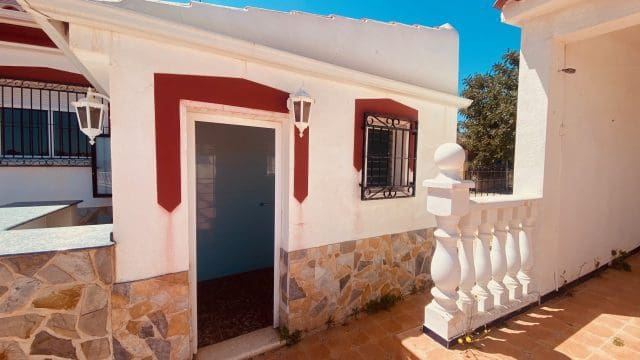 3 bedroom Villa for sale in Fortuna with pool - € 296,500 (Ref: 9839745)