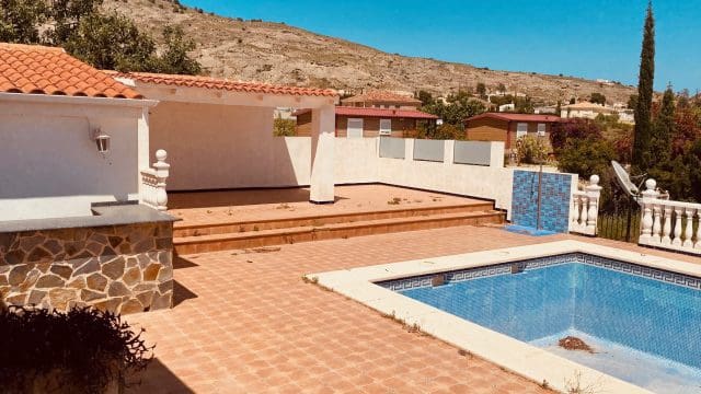 3 bedroom Villa for sale in Fortuna with pool - € 296,500 (Ref: 9839745)