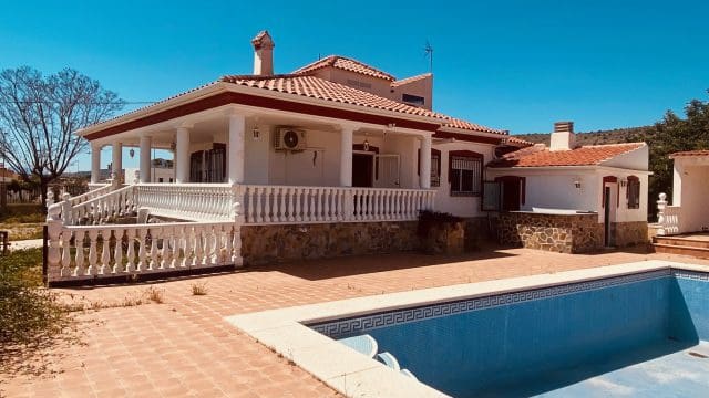 3 bedroom Villa for sale in Fortuna with pool - € 296,500 (Ref: 9839745)