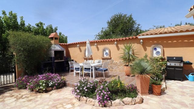 5 bedroom Finca/Country House for sale in Hondon de las Nieves with pool - € 399,500 (Ref: 9839770)