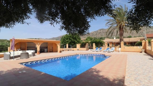 5 bedroom Finca/Country House for sale in Hondon de las Nieves with pool - € 399,500 (Ref: 9839770)