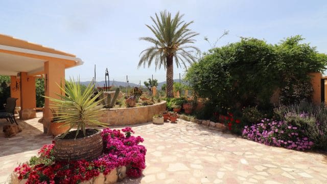 5 bedroom Finca/Country House for sale in Hondon de las Nieves with pool - € 399,500 (Ref: 9839770)