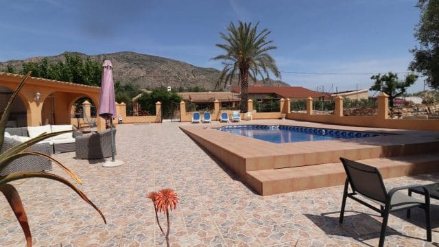 5 bedroom Finca/Country House for sale in Hondon de las Nieves with pool - € 399,500 (Ref: 9839770)