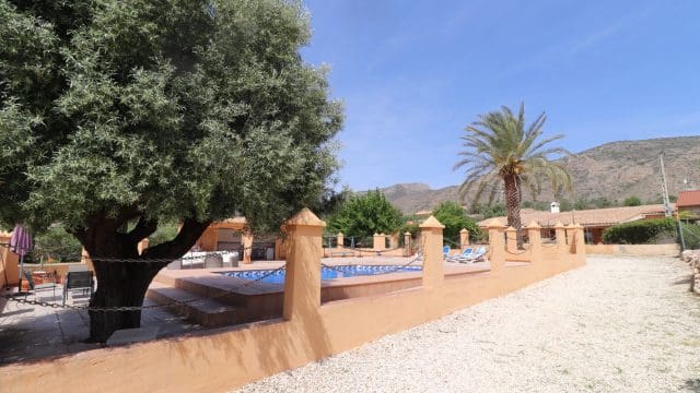 5 bedroom Finca/Country House for sale in Hondon de las Nieves with pool - € 399,500 (Ref: 9839770)