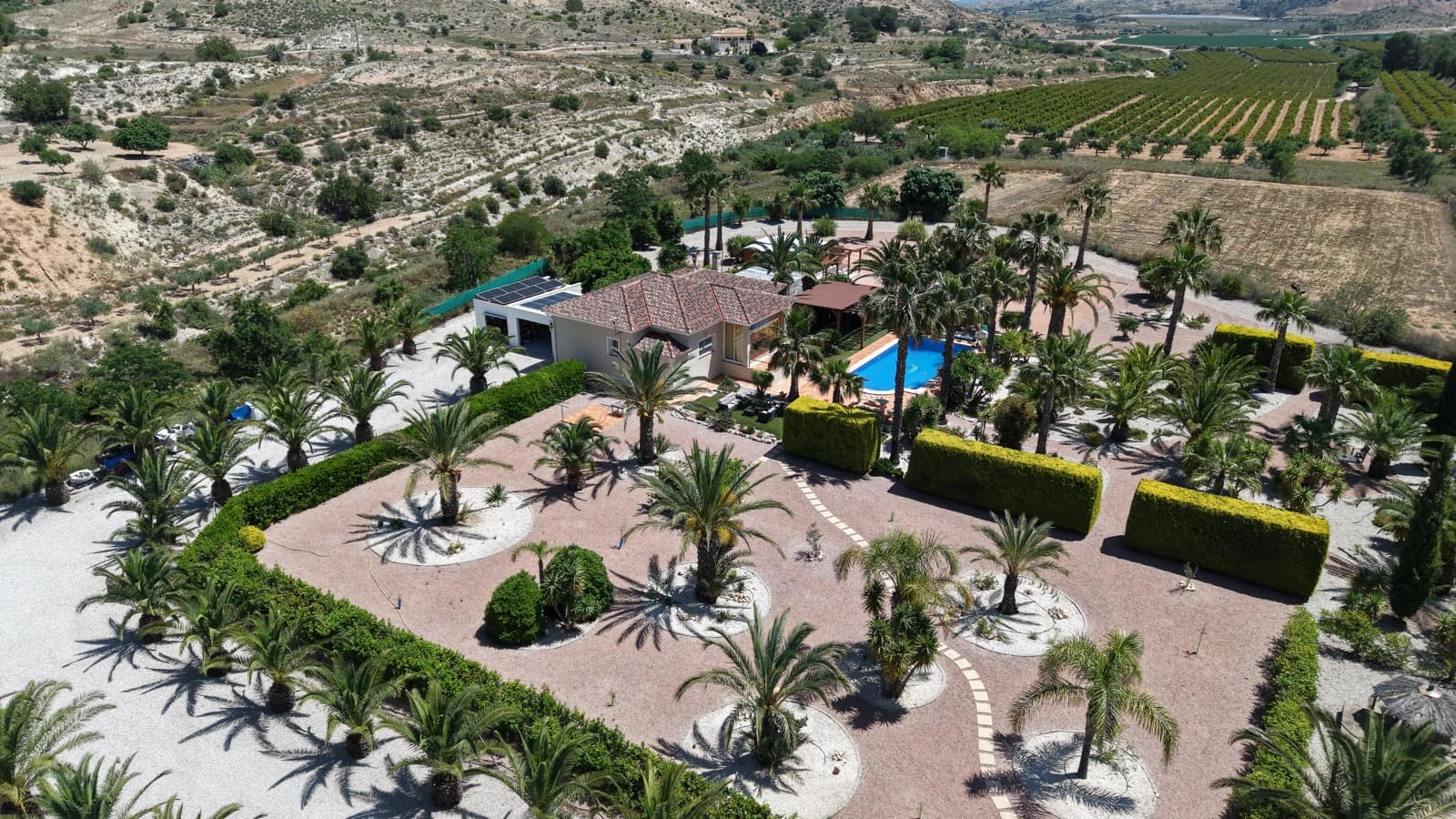 5 soverom Villa til salgs i Hondon de las Nieves med svømmebasseng garasje - € 475 000 (Ref: 9872323)