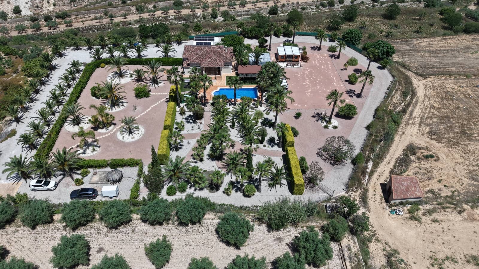 5 soverom Villa til salgs i Hondon de las Nieves med svømmebasseng garasje - € 475 000 (Ref: 9872323)