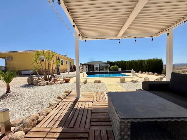 Chalet de 3 habitaciones en Torre del Rico, Jumilla en venta con piscina garaje - 349.995 € (Ref: 9919057)