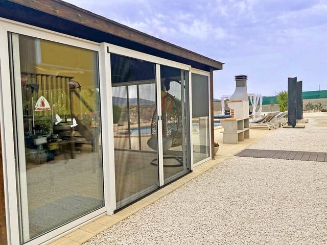 Chalet de 3 habitaciones en Torre del Rico, Jumilla en venta con piscina garaje - 349.995 € (Ref: 9919057)