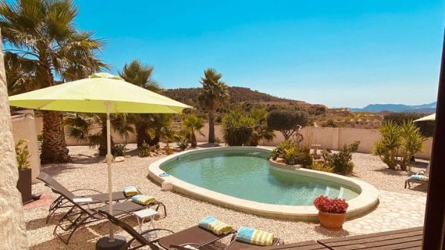 6 bedroom Villa for sale in Barbarroja with pool garage - € 535,000 (Ref: 9919060)