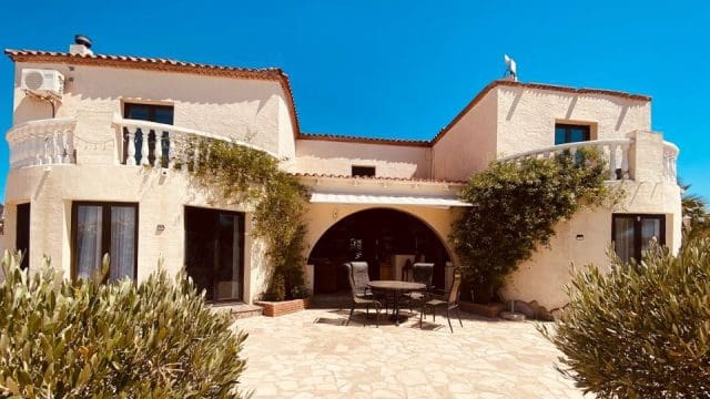 6 bedroom Villa for sale in Barbarroja with pool garage - € 535,000 (Ref: 9919060)