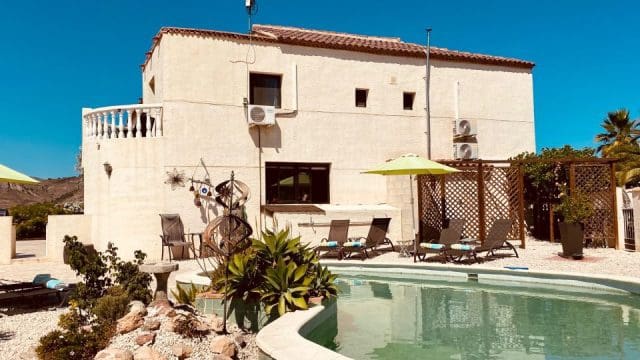 6 bedroom Villa for sale in Barbarroja with pool garage - € 535,000 (Ref: 9919060)