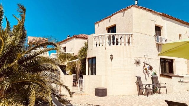 6 bedroom Villa for sale in Barbarroja with pool garage - € 535,000 (Ref: 9919060)