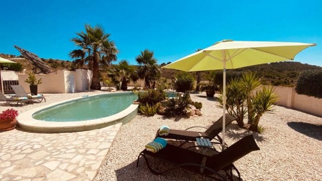 6 bedroom Villa for sale in Barbarroja with pool garage - € 535,000 (Ref: 9919060)