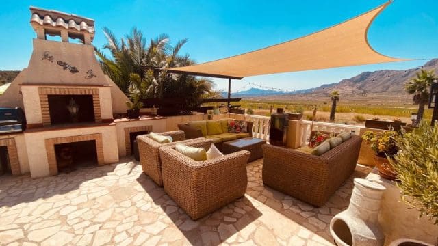 6 bedroom Villa for sale in Barbarroja with pool garage - € 535,000 (Ref: 9919060)