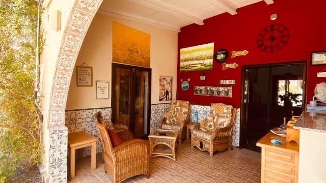 6 bedroom Villa for sale in Barbarroja with pool garage - € 535,000 (Ref: 9919060)