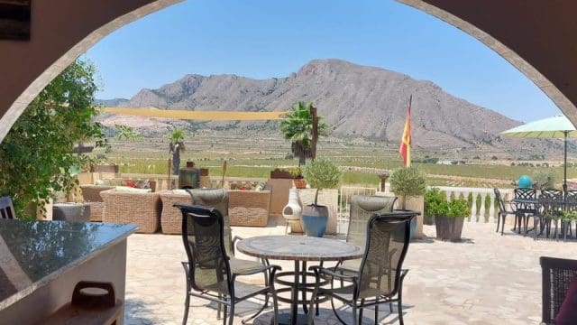 6 bedroom Villa for sale in Barbarroja with pool garage - € 535,000 (Ref: 9919060)