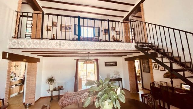 6 bedroom Villa for sale in Barbarroja with pool garage - € 535,000 (Ref: 9919060)