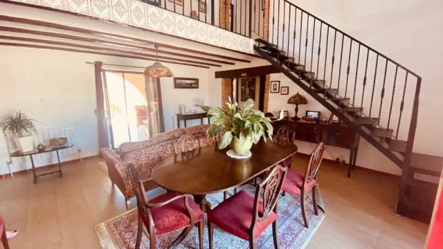 6 bedroom Villa for sale in Barbarroja with pool garage - € 535,000 (Ref: 9919060)