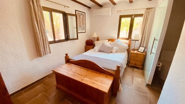6 bedroom Villa for sale in Barbarroja with pool garage - € 535,000 (Ref: 9919060)