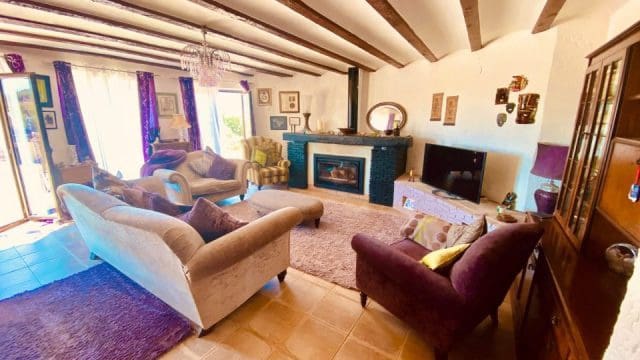 6 bedroom Villa for sale in Barbarroja with pool garage - € 535,000 (Ref: 9919060)
