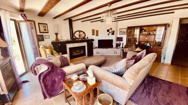 6 bedroom Villa for sale in Barbarroja with pool garage - € 535,000 (Ref: 9919060)