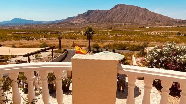 6 bedroom Villa for sale in Barbarroja with pool garage - € 535,000 (Ref: 9919060)