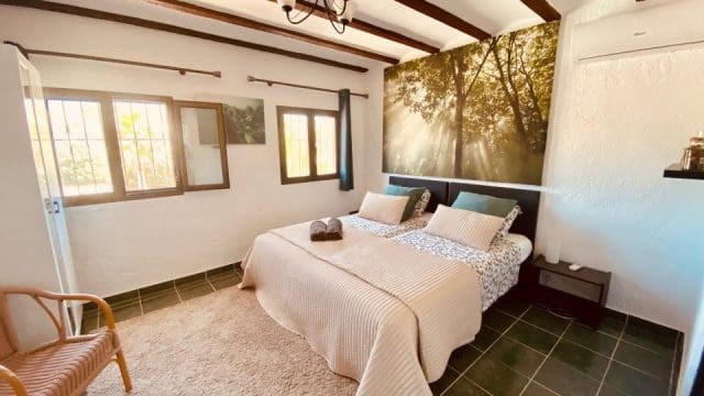 6 bedroom Villa for sale in Barbarroja with pool garage - € 535,000 (Ref: 9919060)