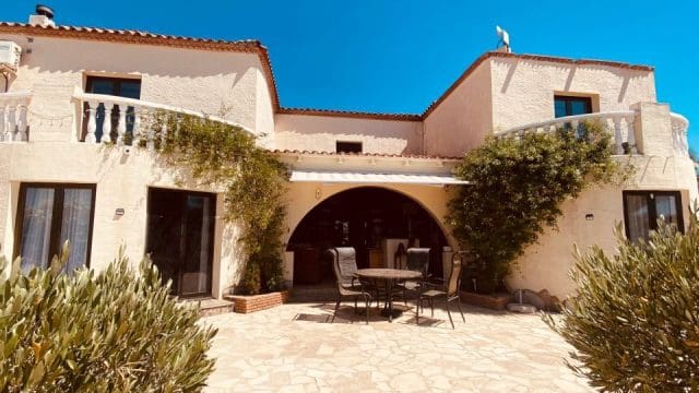 6 bedroom Villa for sale in Barbarroja with pool garage - € 535,000 (Ref: 9919060)