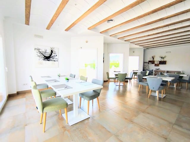 Finca/Casa Rural de 11 habitaciones en Yecla en venta con piscina garaje - 1.700.000 € (Ref: 9980097)
